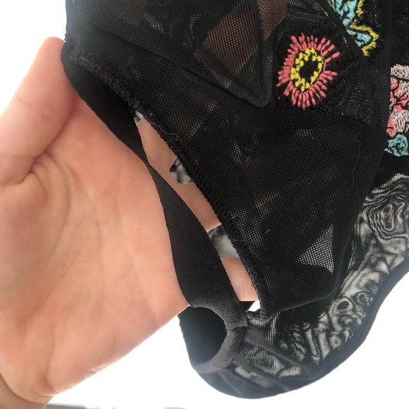 Zara Black Floral Crochet Bodysuit - Picture 8 of 9